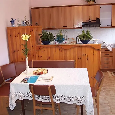 Apartment Comfortable In Labin