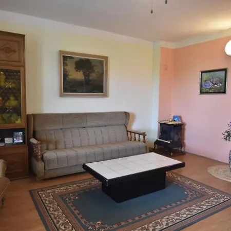 Apartment Comfortable In Labin
