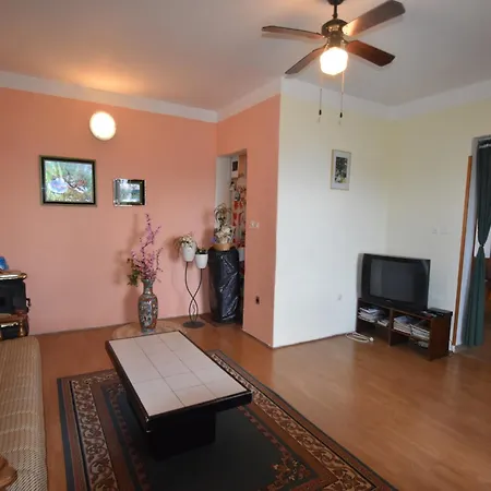Appartement In Labin Near The Drenje (Istria)
